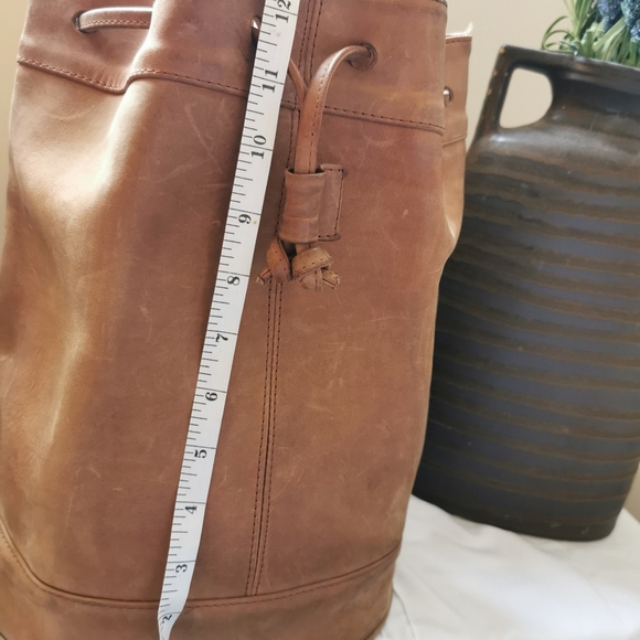 Thick leather over shoulder, tan leather - Picture 7 of 15